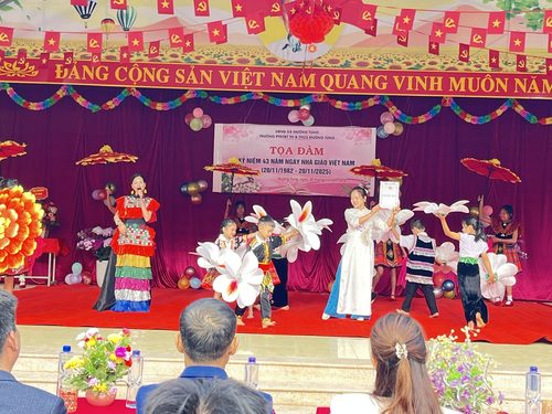 TRƯỜNG PTDTBT TIỂU HỌC VÀ THCS MƯỜNG TÙNG TỔ CHỨC TỌA ĐÀM KỶ NIỆM 43 NĂM NGÀY NHÀ GIÁO VIỆT NAM 20/11