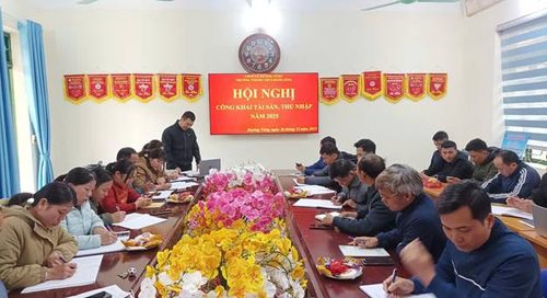 TRƯỜNG PTDTBT THCS HUỔI LÈNG TỔ CHỨC HỘI NGHỊ CÔNG KHAI TÀI SẢN, THU NHẬP NĂM 2025
