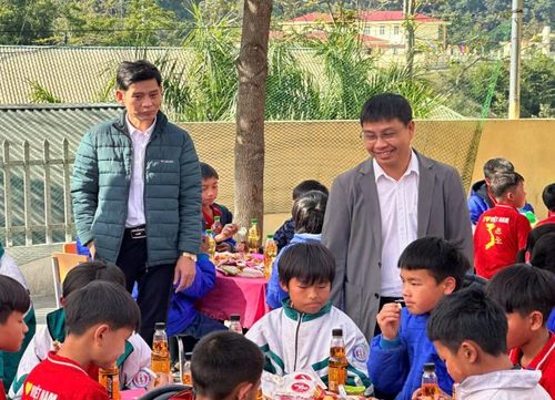 RỘN RÀNG SẮC XUÂN TRONG NGÀY HỘI TẾT DÂN TỘC TẠI TRƯỜNG PTDTBT THCS HUỔI LÈNG